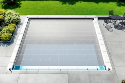 découvrez nos couvertures rigides pour piscine, une solution sûre et efficace pour protéger vos enfants et prévenir les accidents.