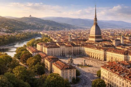 découvrez les 43 sites incontournables à visiter à turin, une ville riche en histoire, culture et architecture. guide complet pour ne rien manquer lors de votre séjour.